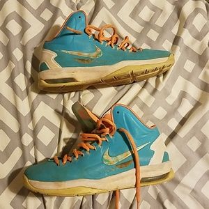 Nike Shoes - Nike Shoes Nike Shoes - Nike Shoes